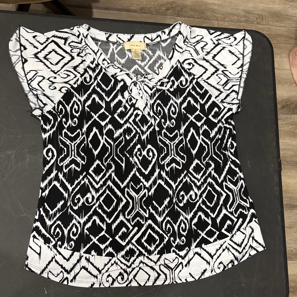 Elegant Black and White Women's Blouse